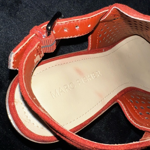 Marc Fisher Women's Brown and Red Sandals Size 8M Pre-owned. - Picture 7 of 10